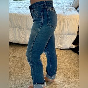 Mid Rise Cuffed Rustler Jeans 28”